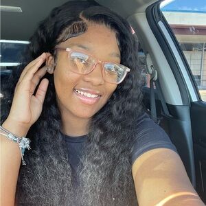 Meet your Posher, That girl